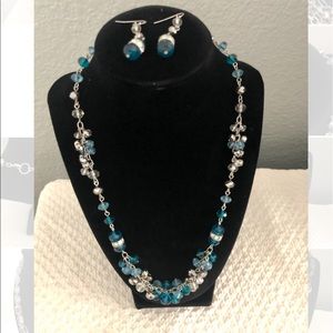WHBM beaded expandable necklace & earring set